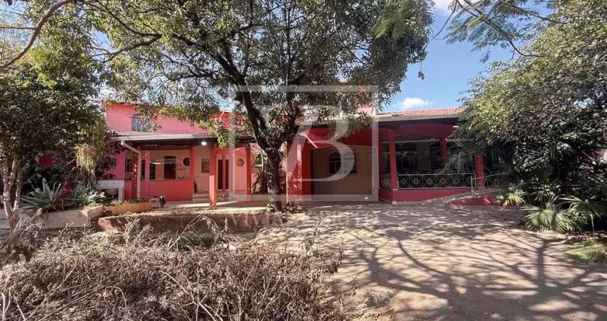 Casa com 6 quartos à venda no Jardim Central, Betim 