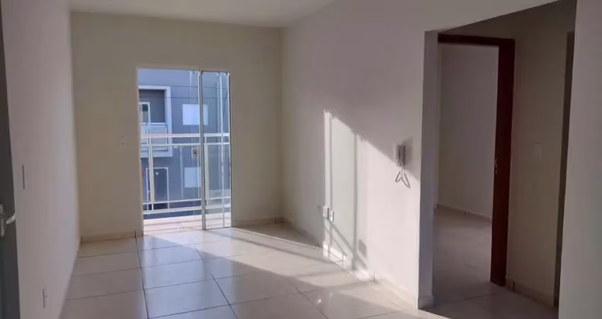 Apto com 2 qtos, villa primavera, mogi mirim - sp | sacada