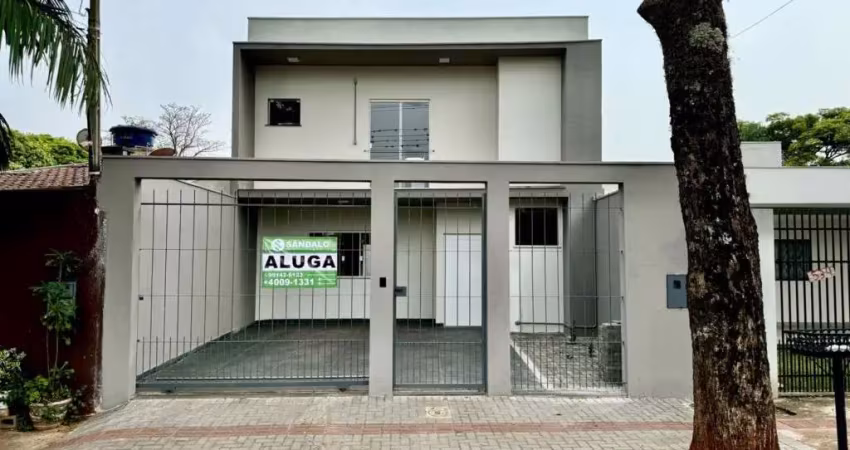 Sobrado com 3 quartos para alugar por r$ 2300.00, 120.00 m2 - copacabana residencial - maringa/pr