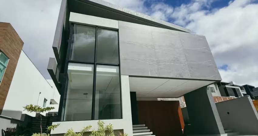 Casa em condomínio fechado com 4 quartos à venda na Rua Fernandes Vieira, 1, Mirante, Campina Grande