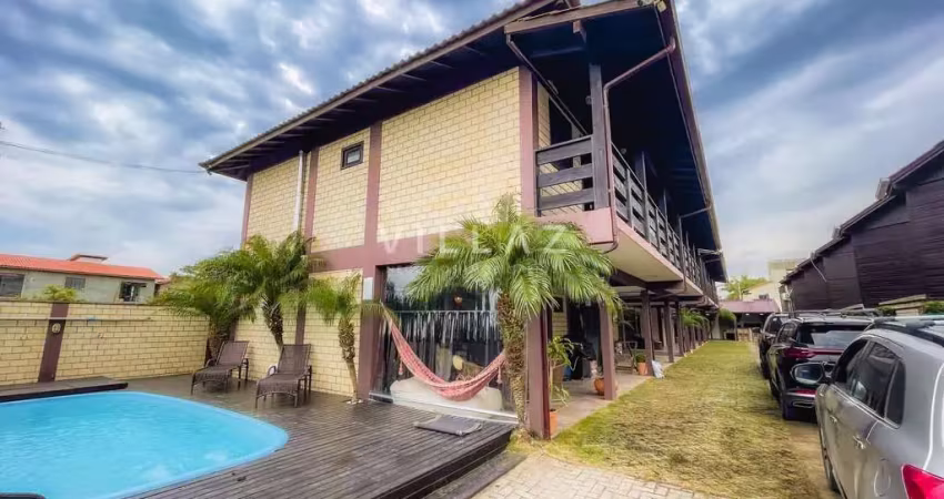 Casa com 4 quartos em condomínio fechado próximo à praia do rosa norte
