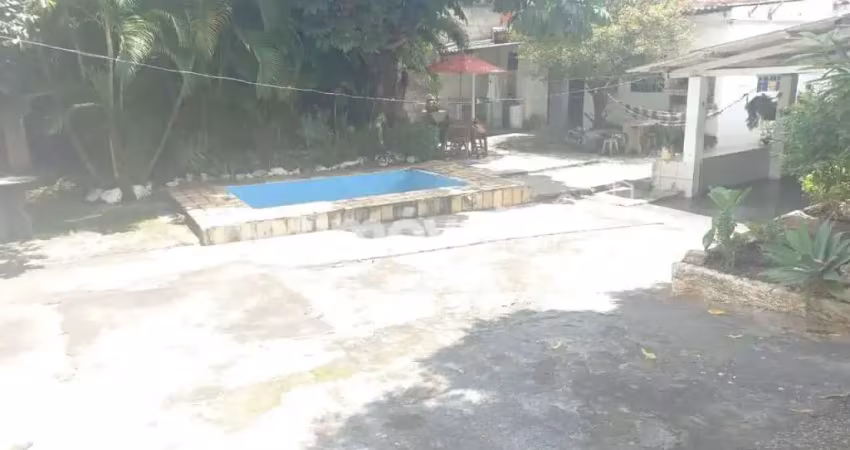 Casa com 2 quartos à venda na Rua Suez, Glória, Belo Horizonte