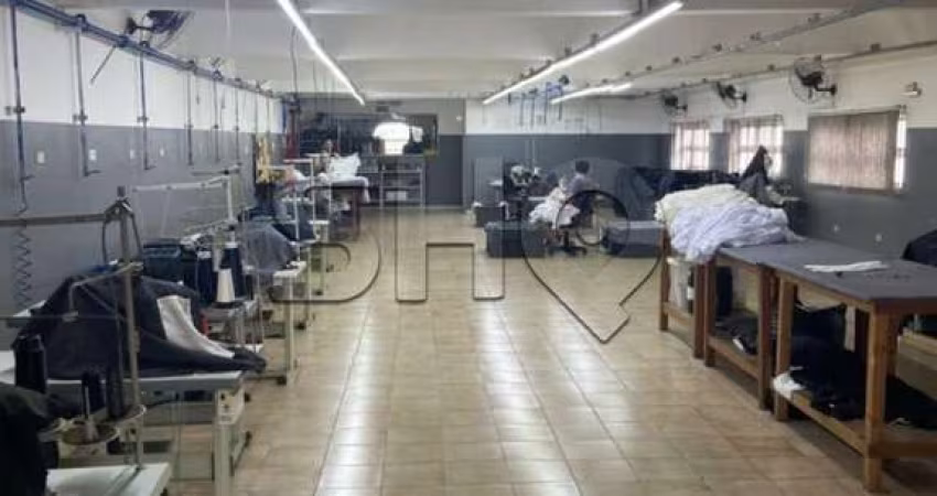 Prédio com 8 salas para alugar na Avenida Rudge, 116, Bom Retiro, São Paulo