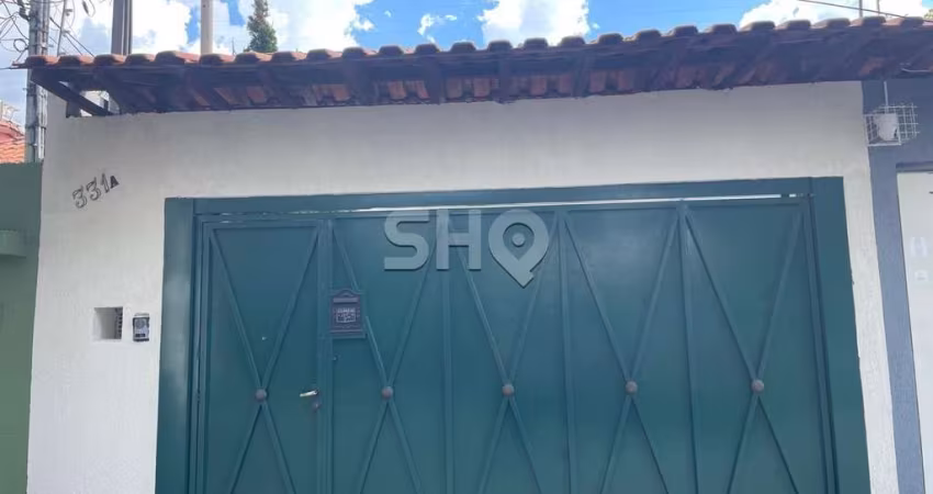 Casa com 3 quartos para alugar na Rua Bartolomeu Feio, 331, Vila Cordeiro, São Paulo