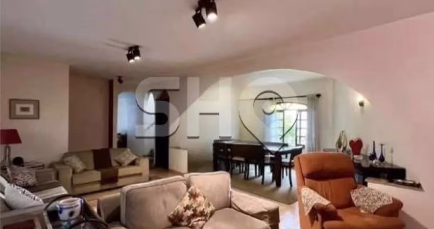 Casa com 4 quartos à venda na Rua Aecri, 127, Vila Madalena, São Paulo