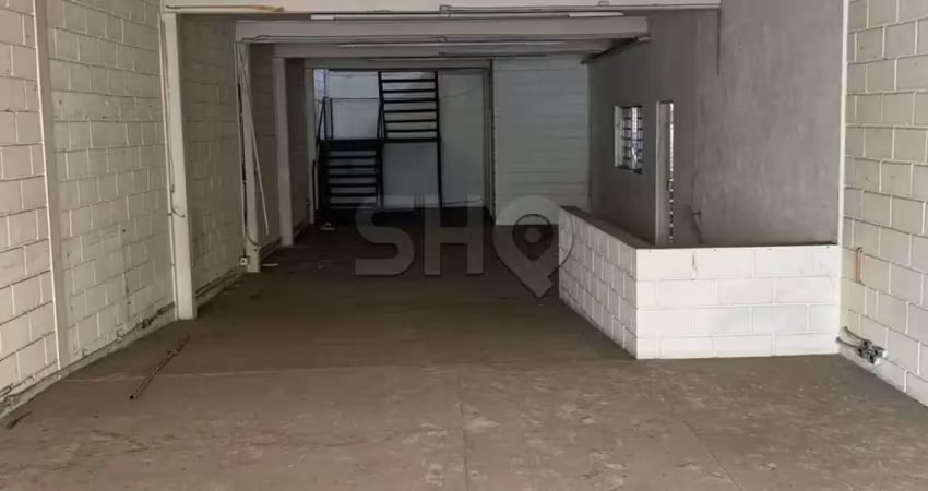 Barracão / Galpão / Depósito com 4 salas para alugar na Avenida Antártica, 595, Perdizes, São Paulo