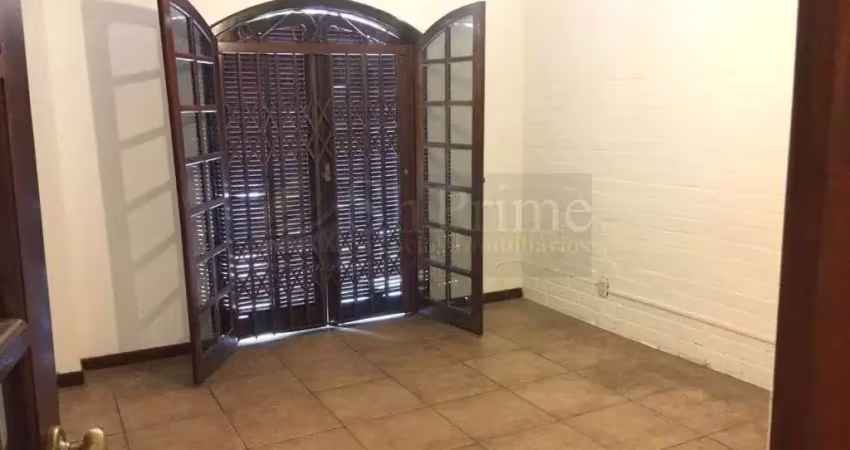 Casa com 3 quartos para alugar na Rua Saramenha, 37, Sumaré, São Paulo