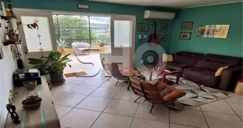 Casa com 3 quartos à venda na Rua Girassol, 227, Vila Madalena, São Paulo