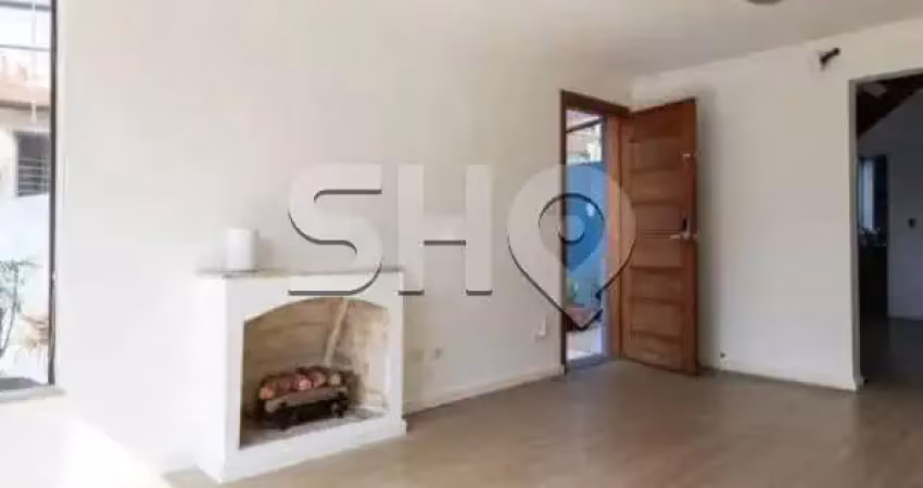 Casa com 3 quartos para alugar na Rua Aimberê, 1370, Sumaré, São Paulo