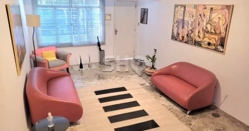 Casa com 2 quartos para alugar na Rua Paris, 722, Sumaré, São Paulo