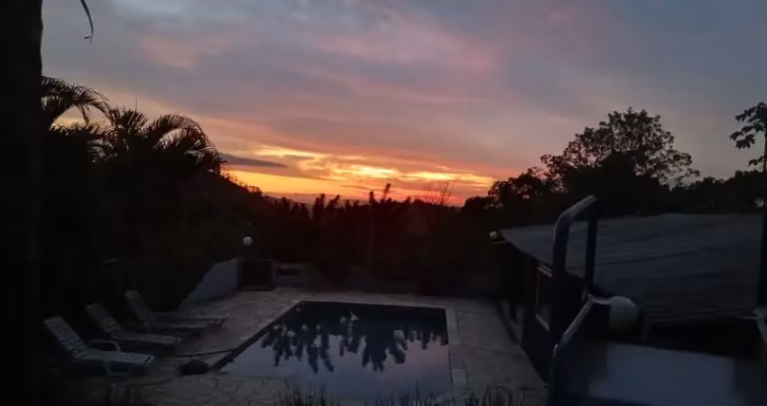 Chácara excelente no vale do paraíba na tranquila cidade de santa branca - sp