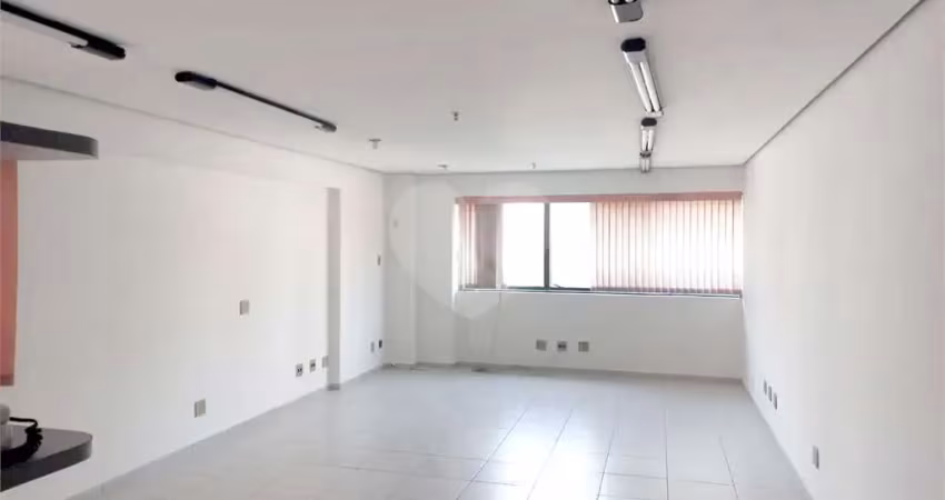 Sala comercial à venda na Rua Antônio Raposo, Lapa, São Paulo