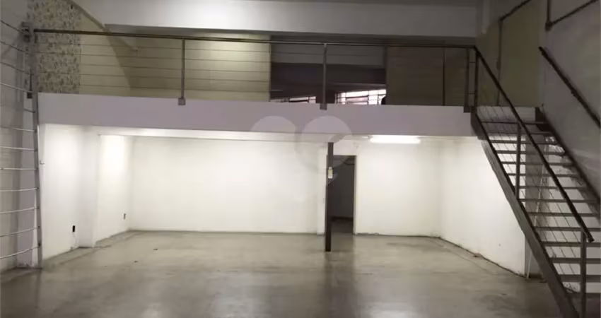 Prédio à venda na Rua Delfina, Vila Madalena, São Paulo