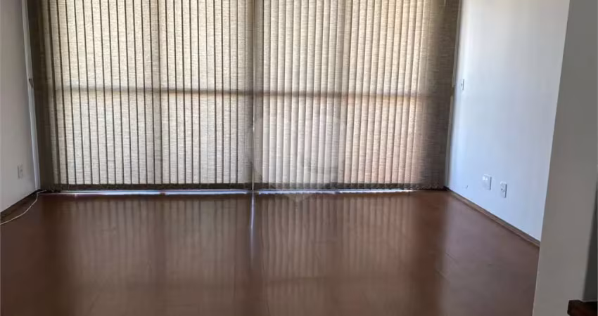 Apartamento com 3 quartos para alugar na Rua Cerro Corá, Vila Romana, São Paulo