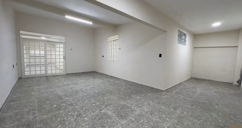 Casa recém reformada no santo eduardo - poço com localização privilegiada