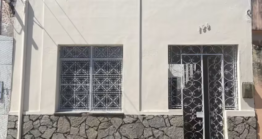 Casa 3/4 com suíte no poço  com excelente quintal em lugar estratégico.