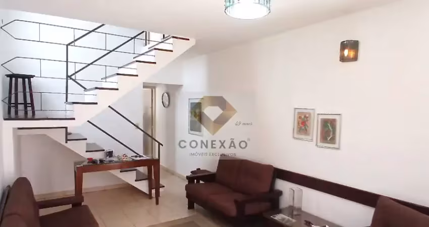 Sobrado com 2 dormitórios, 2 vagas cobertas, edícula assobradada e ótima planta – no “miolo' vila mascote