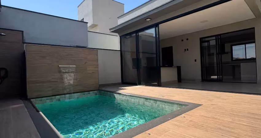Linda casa térrea com 3 suítes e piscina em condomínio fechado