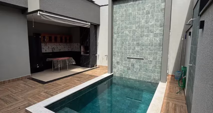 Excelente casa térrea com piscina e planejados no jardim mantova