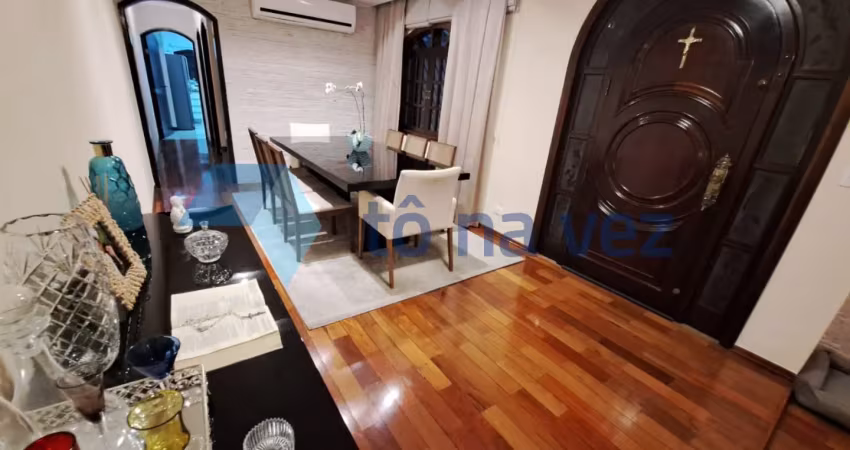 Sobrado mobiliado à venda com 300m², 3 dormitórios e área gourmet em jardim santo antônio, santo andré