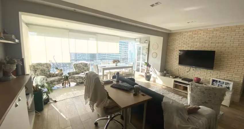 Lindo apto com 87 metros, 2 dormitórios sendo 1 suíte e 2 vagas de r