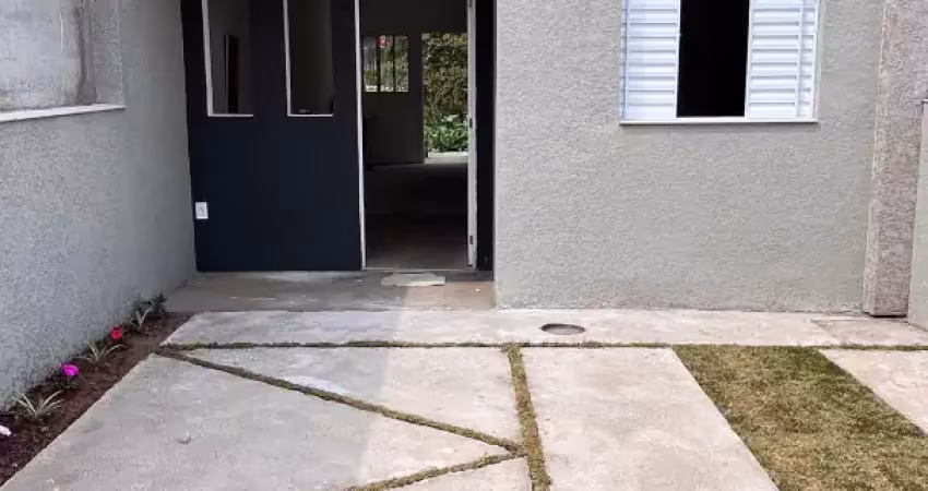 Saia do aluguel e realize o sonho da casa própria! casa recém-construída, com entrada facilitada e parcelas que cabem no seu bolso diretamente com a construtora. são 2 quartos amplos e arejados, cozin