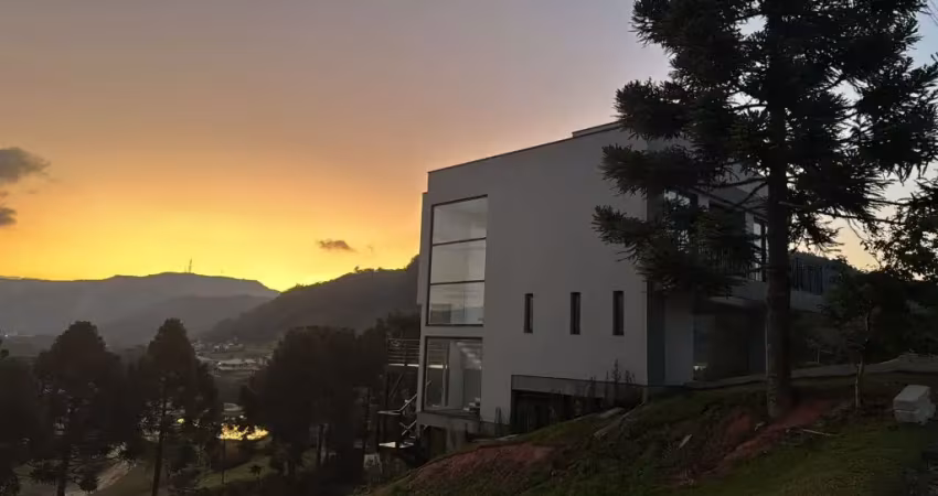 Vende-se linda casa de alto padrão em rancho queimado sc - uma vista livre