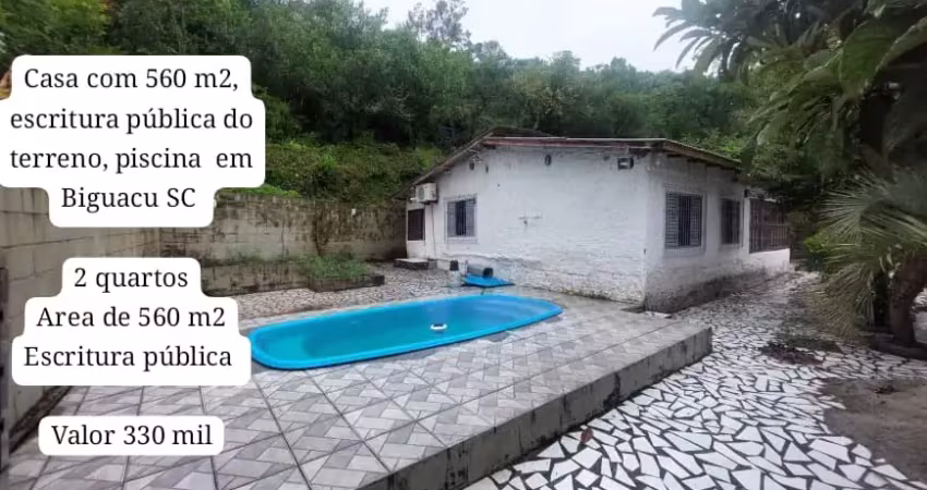 Casa com 560 m2, escritura pública do terreno, piscina e muito mais em biguaçu sc