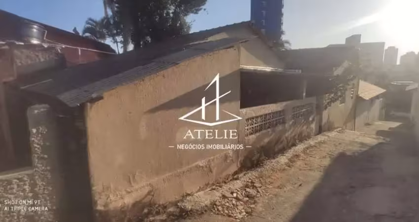 Casa térrea para venda no bairro vila esperança, 2 dorms , cozinha e sala espaçosa, quintal para 10 vagas de garagem, próximo ao metro