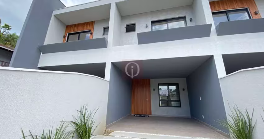 Sobrados com 3 dormitórios no bairro são marcos em joinville/sc.