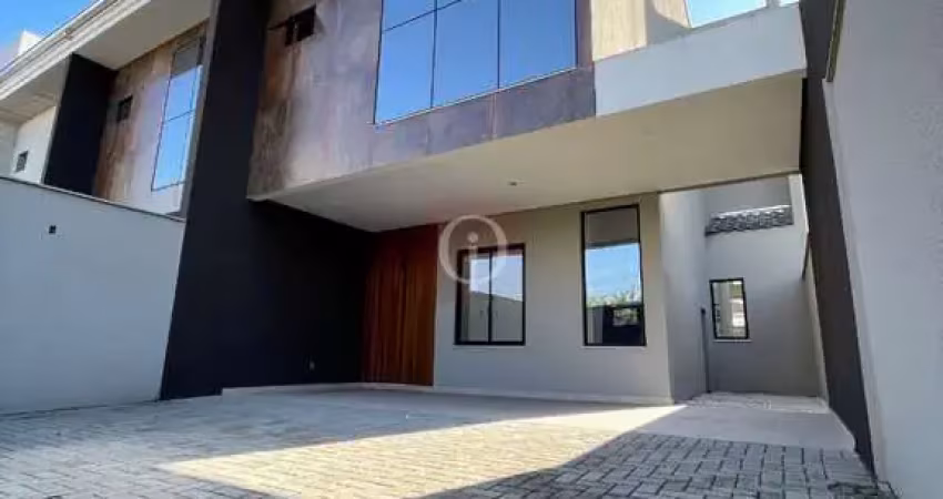Sobrado geminado com piscina no bairro iririu em joinville/sc.