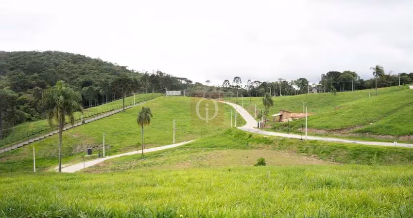 Terreno em condomínio fechado  alto padrão em campo alegre.