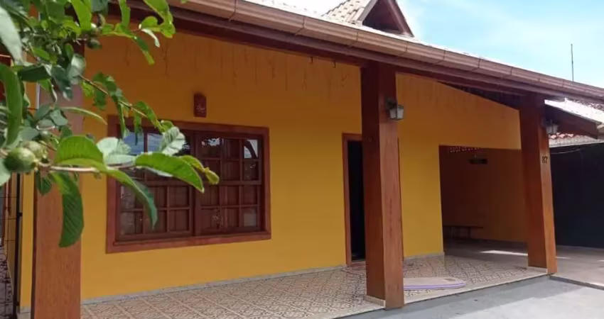 Casa com 2 quartos à venda na Rua Lauro Locks, 87, Praia de Fora, Palhoça