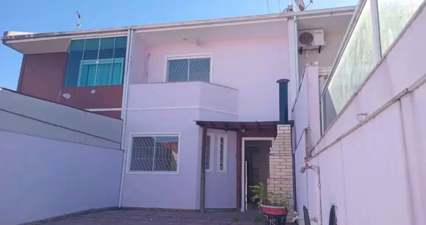 Casa geminada no bairro ceniro martins em forquilhas