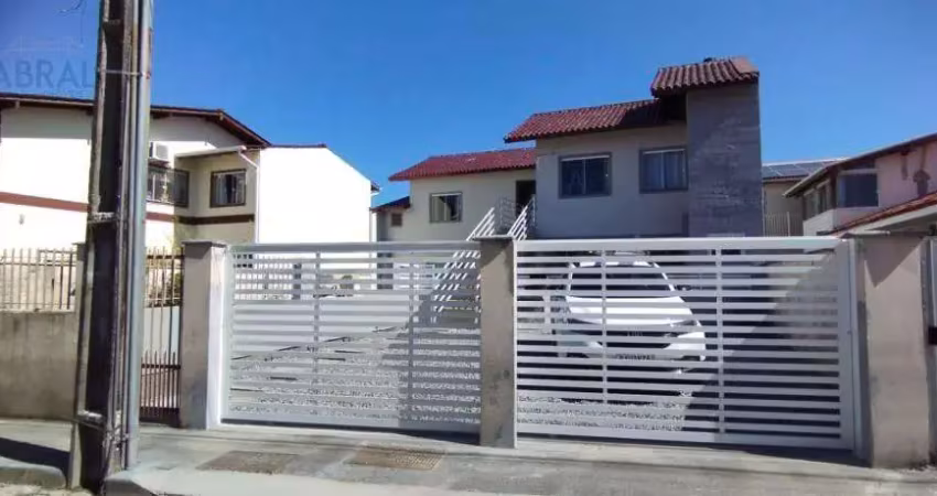 Apartamento com 2 quartos para alugar na Rua José Xavier da Rosa, 613, Carianos, Florianópolis
