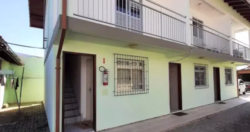 Kitnet / Stúdio para alugar na Rua José Xavier da Rosa, 582, Carianos, Florianópolis