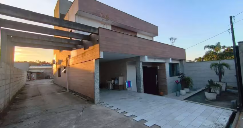 Casa ampla com localização privilegiada em governador celso ramos