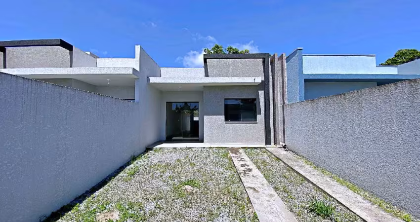 Casa nova com excelente padrão de acabamento próximo à Rodoviária de Matinhos.