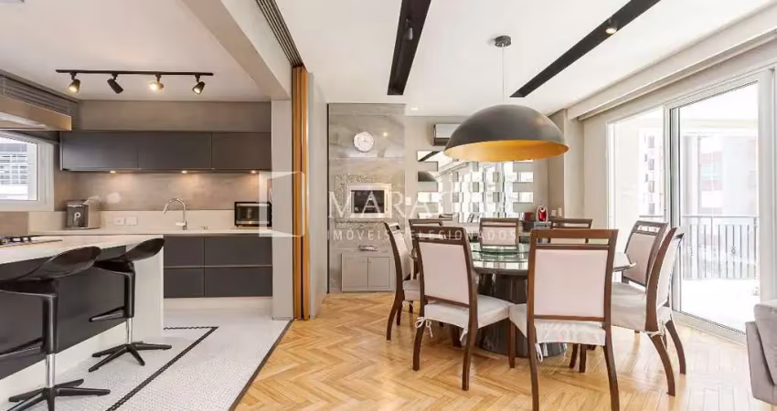 Apartamento com 4 quartos sendo 2 suítes, 4 vagas e depósito, em frente a praça do japão