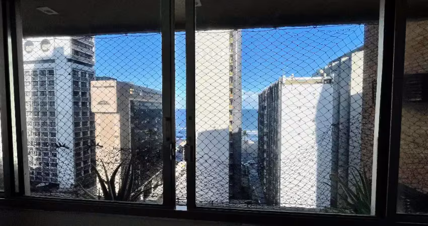 Vendo apartamento em boa viagem, apenas 100 metros da praia, ventilado.