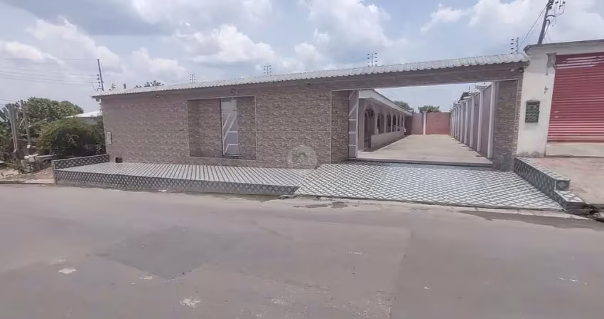 Casa com quintal grande a venda no bairro tarumã, manaus