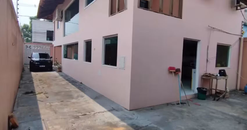 Casa duplex com 3 quartos de medio alto padrão/ próx da av cosme ferreira