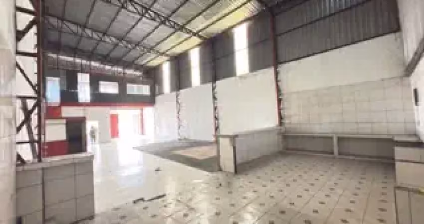 Alugo galpão ao lado sumaúma shopping/ não cobramos caução