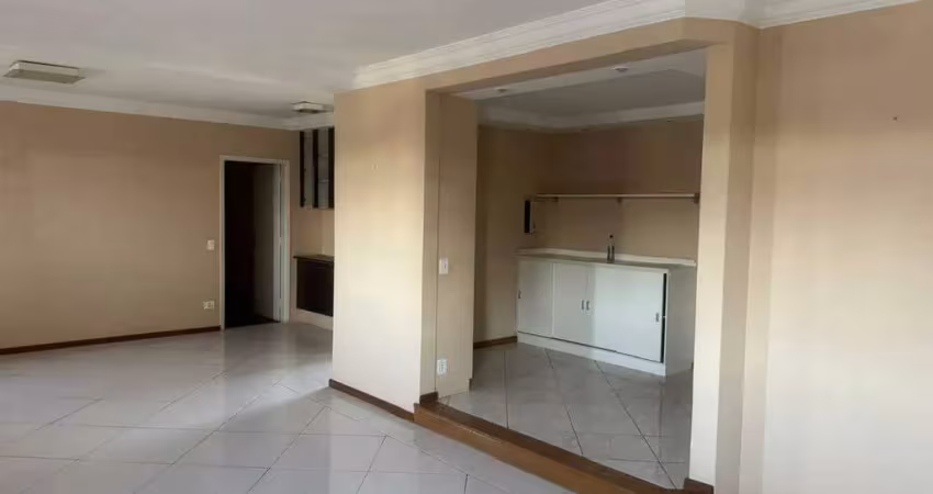 Vende-se ótimo apartamento com excelente localização!