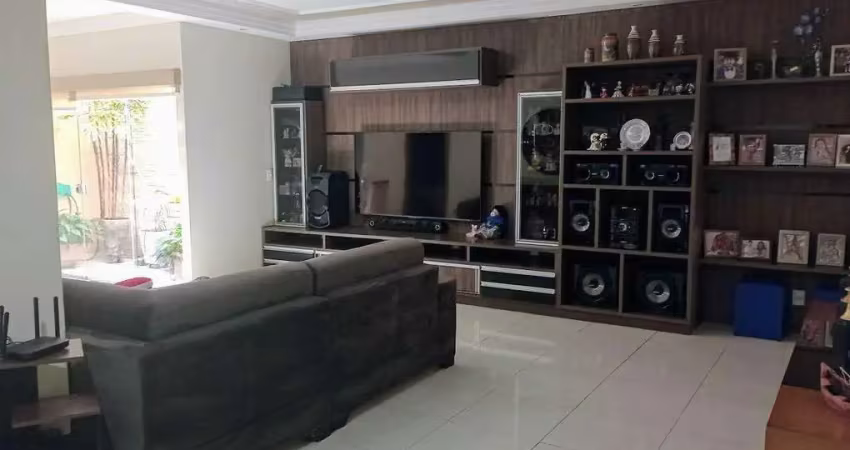Vende-se casa no bairro abadia com excelente localização e estrutura!