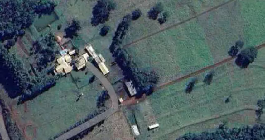 Vende-se fazenda com ótima estrutura para moradia, criação e cultivo!