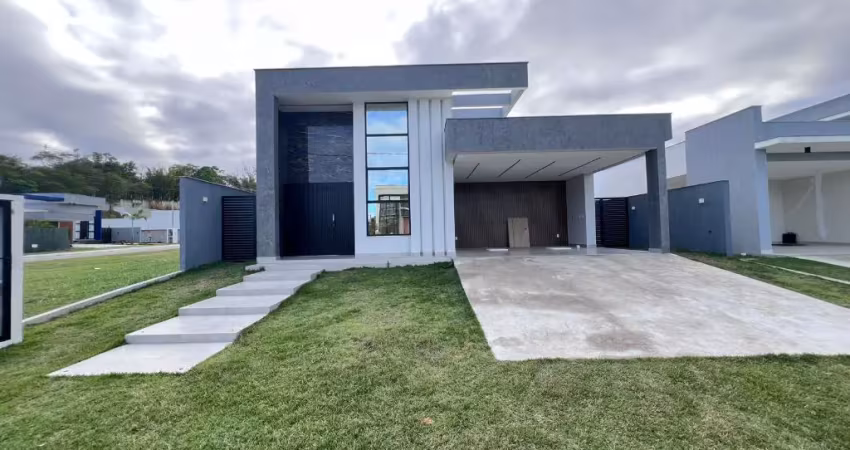 Linda casa, moderna e novinha, no condomínio que mais se valoriza em rio das ostras