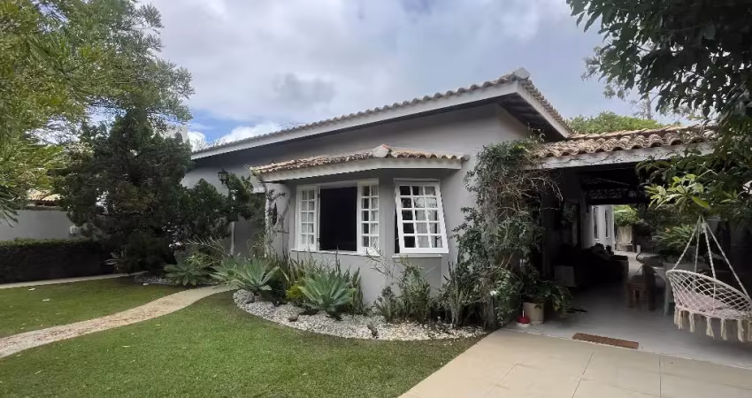 Casa térrea  3 suítes  dependência completa  varandão