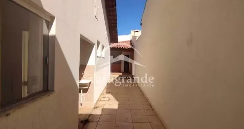 Casa com 3 quartos à venda na Alameda José de Oliveira Guimarães, 5, Jardim Holanda, Uberlândia