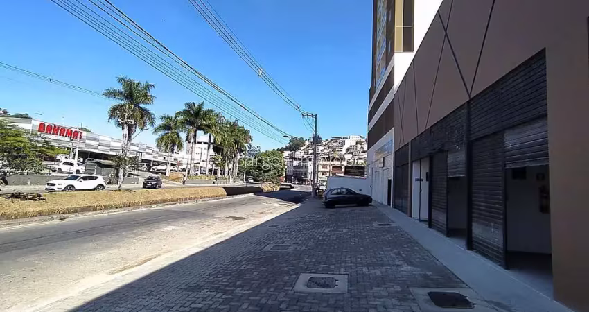 Lojão novo com 307 metros de frente para a rua com 15 metros de frente e pé direito alto para venda no bairro teixeiras em juiz de fora